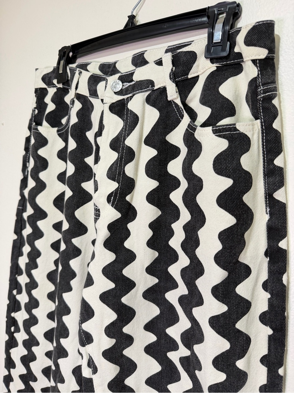 NWT Cider Black Cream Wave Matching Set Crop Top Wide Leg Pants Size Large - Picture 4 of 12